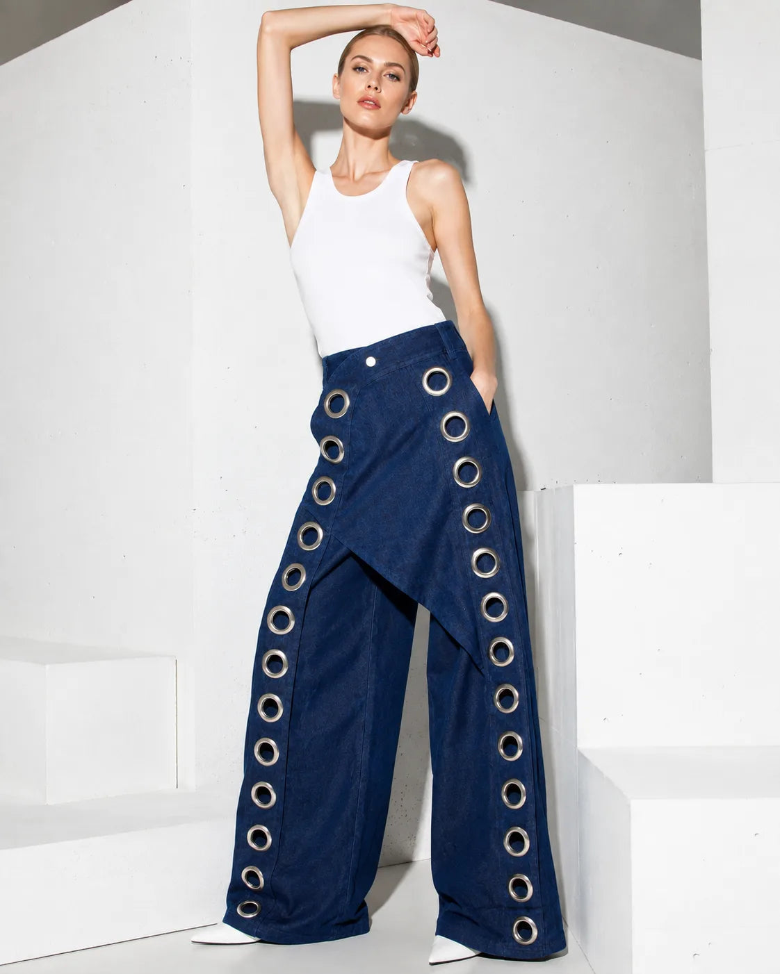 The Intertwined Circled Pants