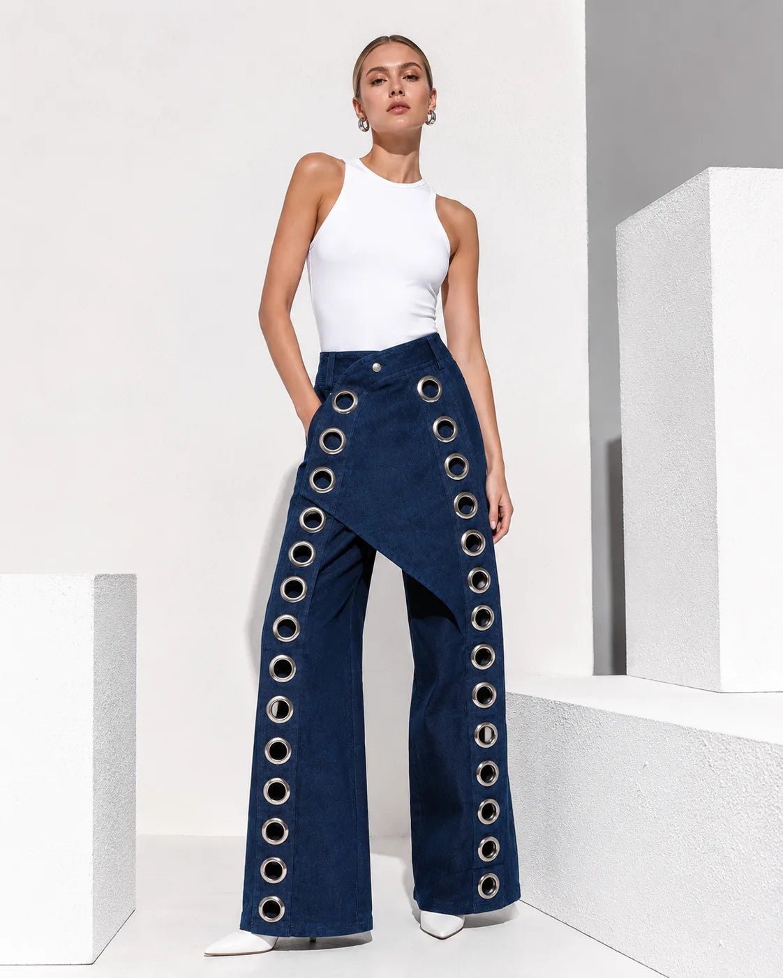 The Intertwined Circled Pants